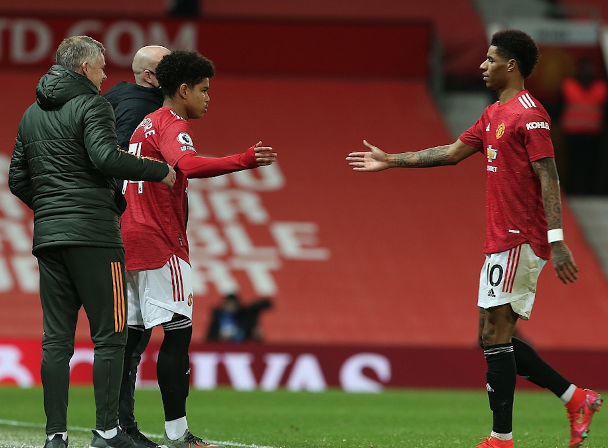 包含穆古鲁扎重要时刻重返赛场,曼联带队取胜!的词条 包含穆古鲁扎重要时刻重返赛场,曼联带队取胜!的词条