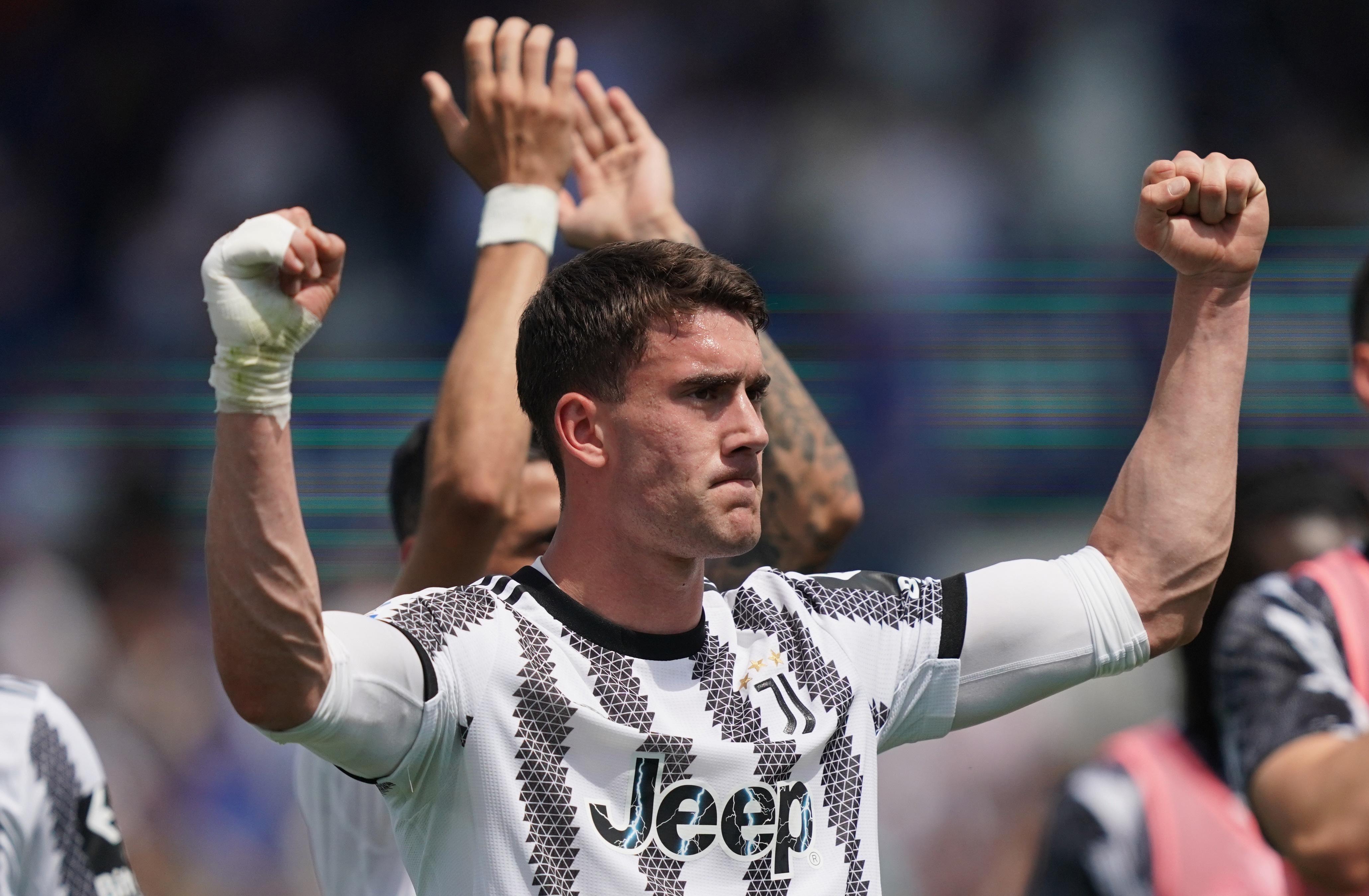 莱万多夫斯基连续十五场比赛得分超过比赛局势复杂,TES不断突破! 莱万多夫斯基连续十五场比赛得分超过比赛局势复杂,TES不断突破!