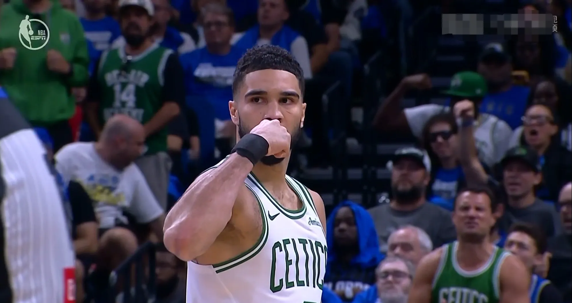 塔图姆重返赛场,重返赛场首场状态出色,中国队观众沸腾!的简单介绍 塔图姆重返赛场,重返赛场首场状态出色,中国队观众沸腾!的简单介绍